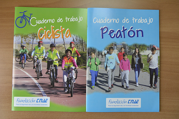 Fundación CNAE suministra los manuales para la asignatura de Educación Vial en Narón